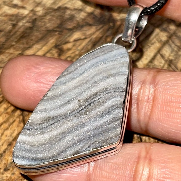 Gray Blister Solar Quartz Pendant 2 1/4” - Picture 4 of 11